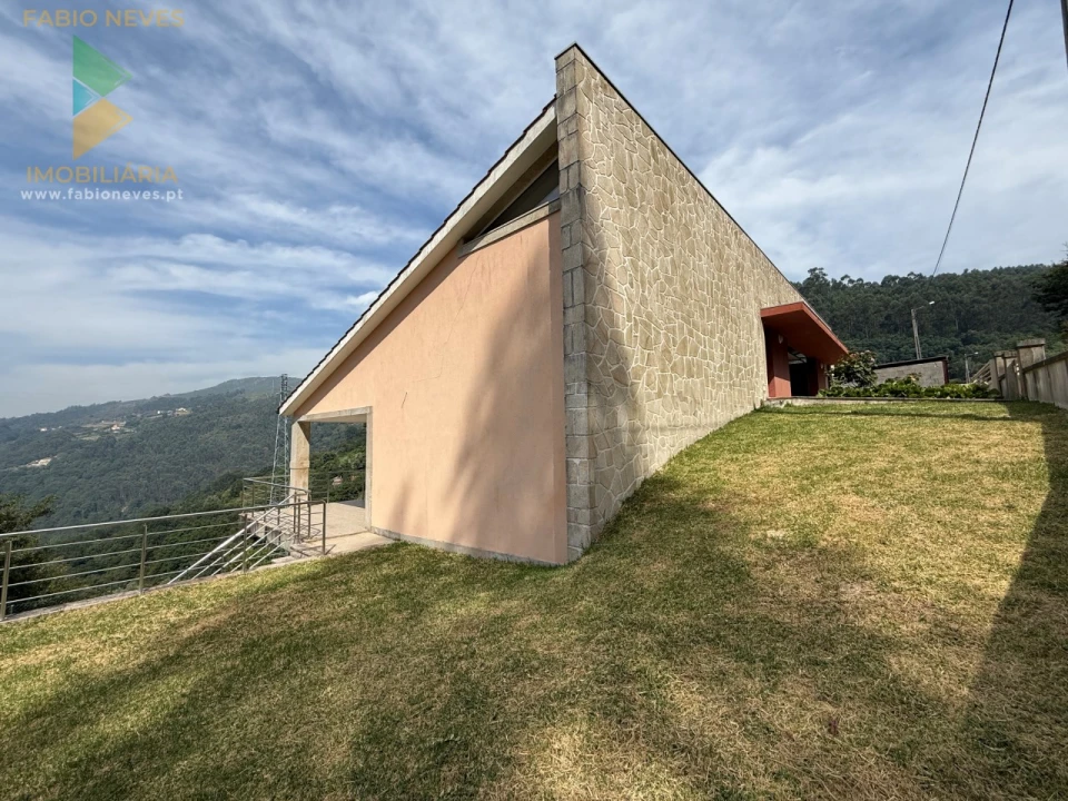 Moradia T4 para Venda em Cendufe Foto 19