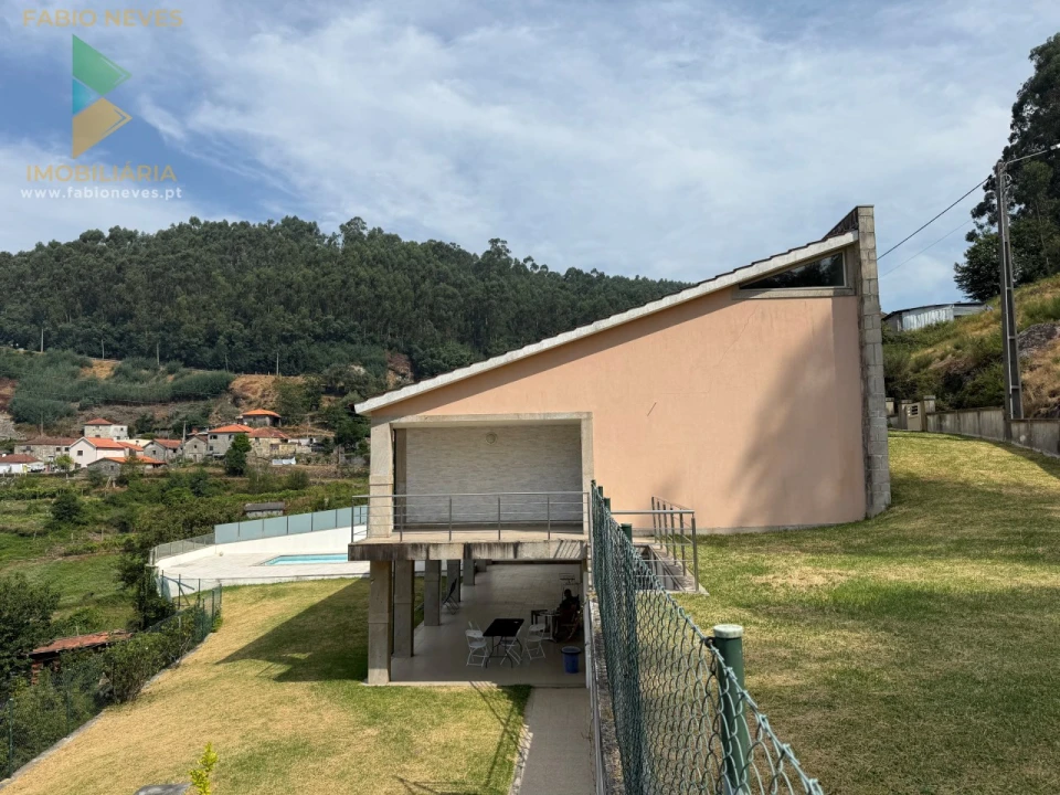 Moradia T4 para Venda em Cendufe Foto 24