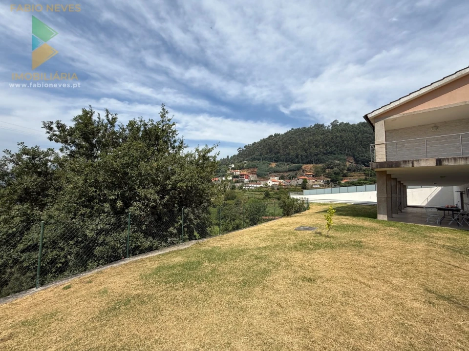 Moradia T4 para Venda em Cendufe Foto 29