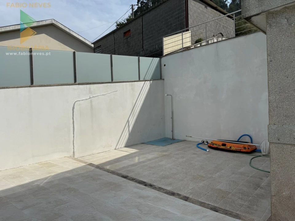 Moradia T4 para Venda em Cendufe Foto 42