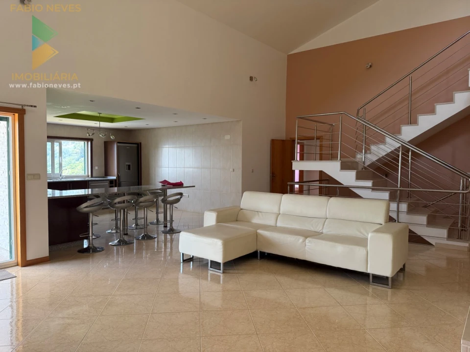 Moradia T4 para Venda em Cendufe Foto 48