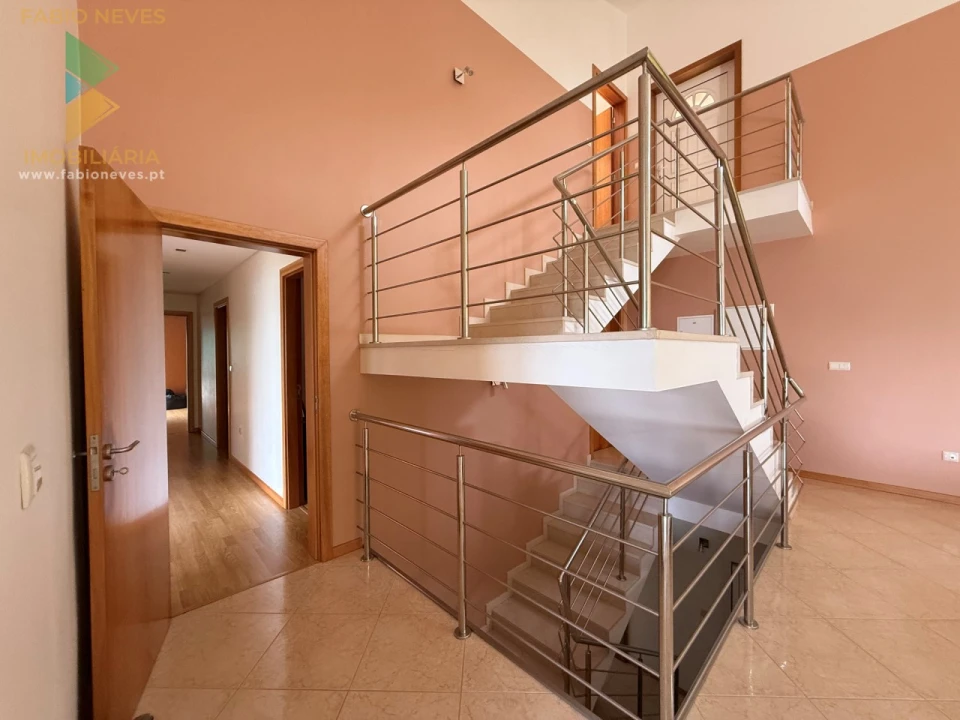 Moradia T4 para Venda em Cendufe Foto 58