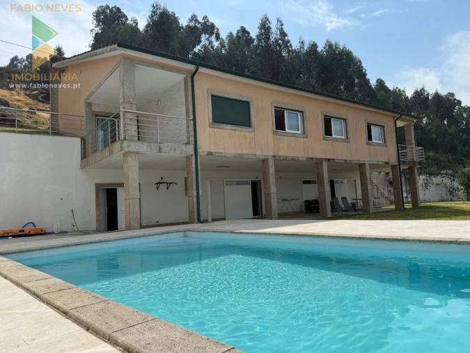 Moradia T4 para Venda em Cendufe Foto 6