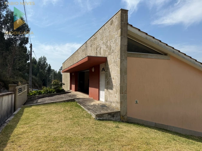 Moradia T4 para Venda em Cendufe Foto 12