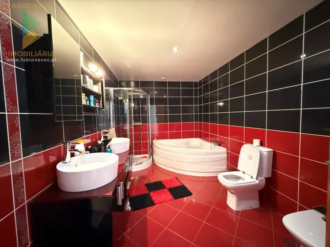 Moradia T4 para Venda em Cendufe Foto 63