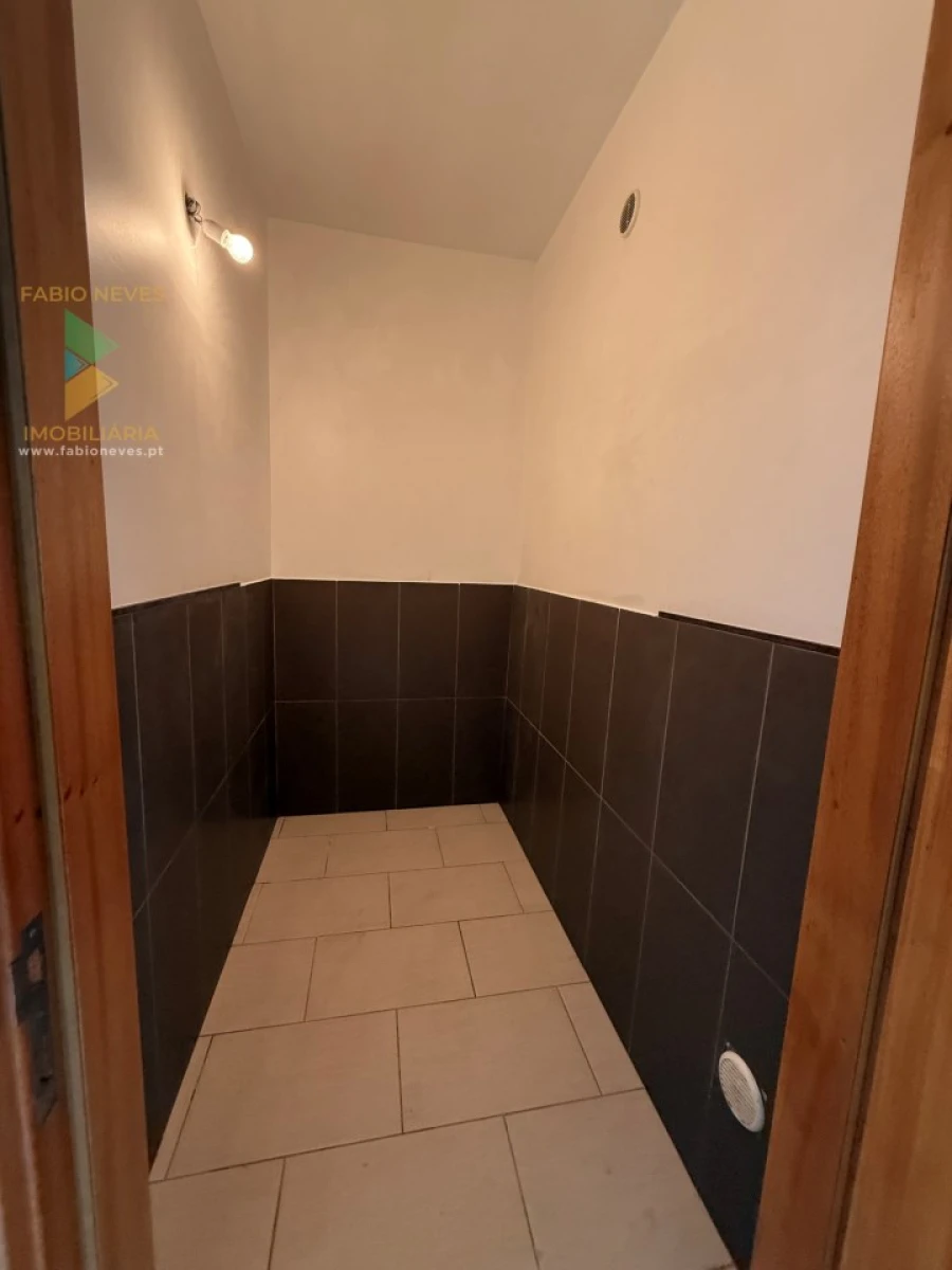 Moradia T4 para Venda em Cendufe Foto 83