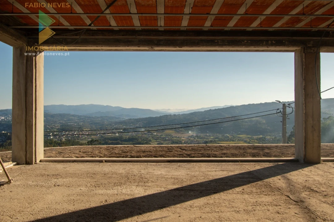 Moradia T4 para Venda em Gondufe Foto 5