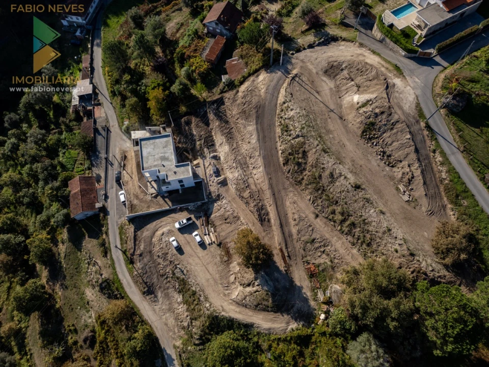 Moradia T4 para Venda em Gondufe Foto 25