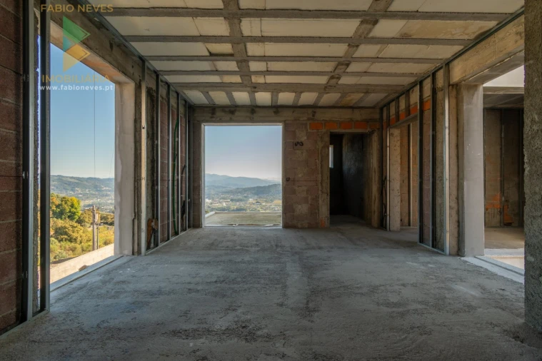 Moradia T4 para Venda em Gondufe Foto 9