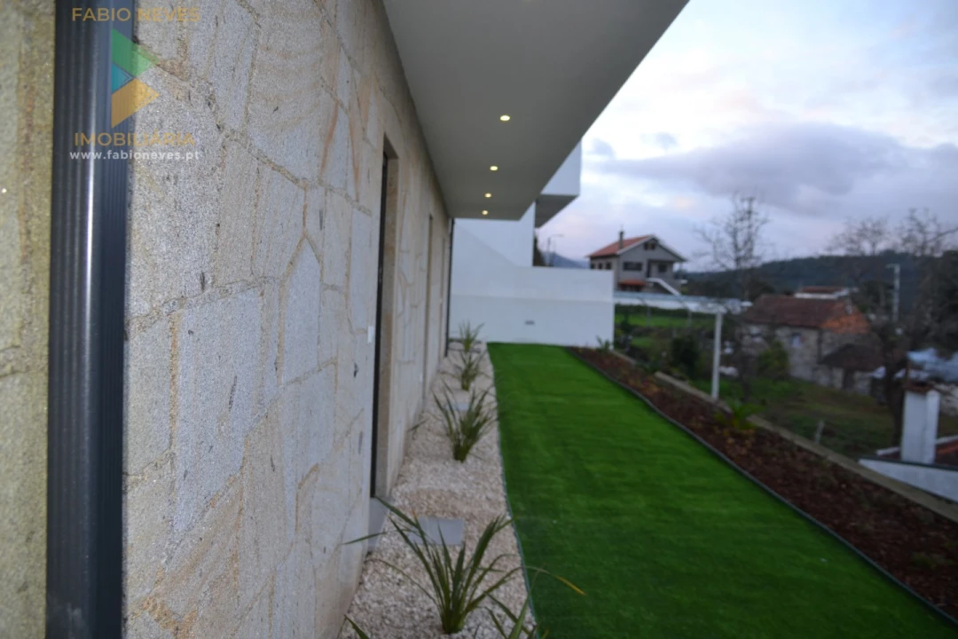 Moradia T3 para Venda em Ribeira Foto 46