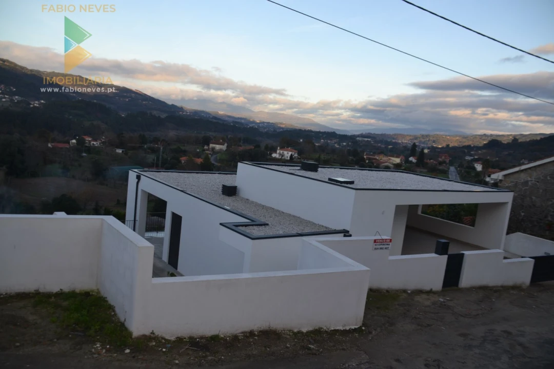 Moradia T3 para Venda em Ribeira Foto 53