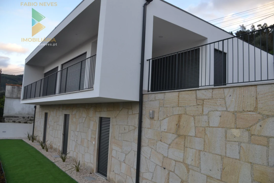 Moradia T3 para Venda em Ribeira Foto 59