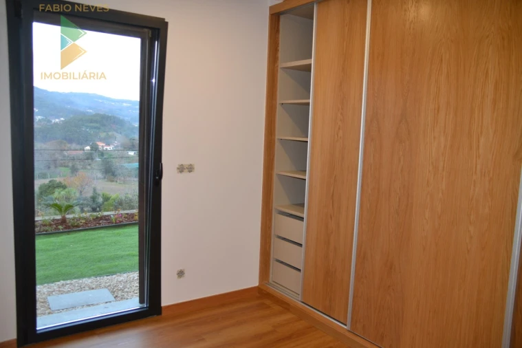 Moradia T3 para Venda em Ribeira Foto 29