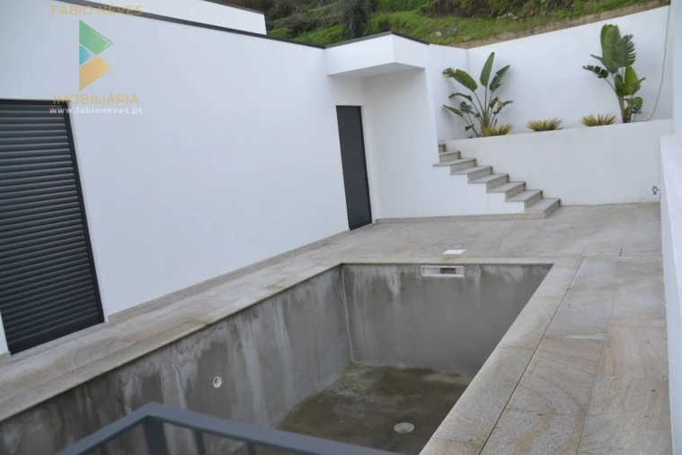 Moradia T3 para Venda em Ribeira Foto 55