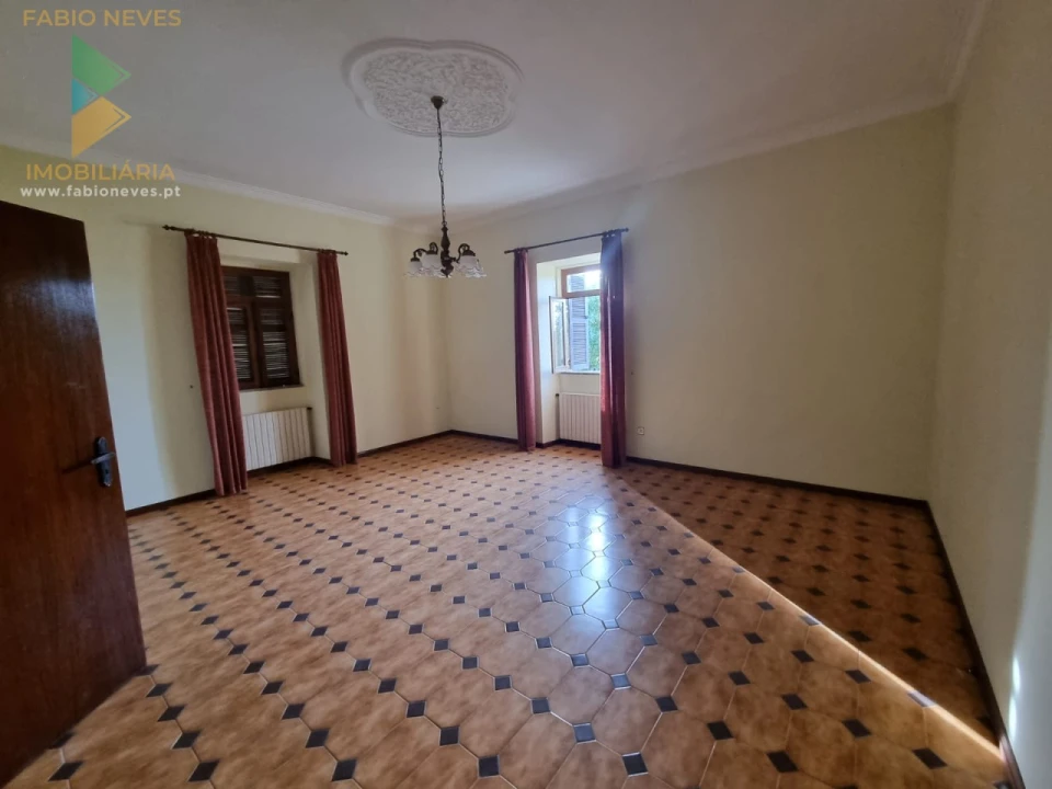 Moradia T6 para Venda em Cerdal Foto 22