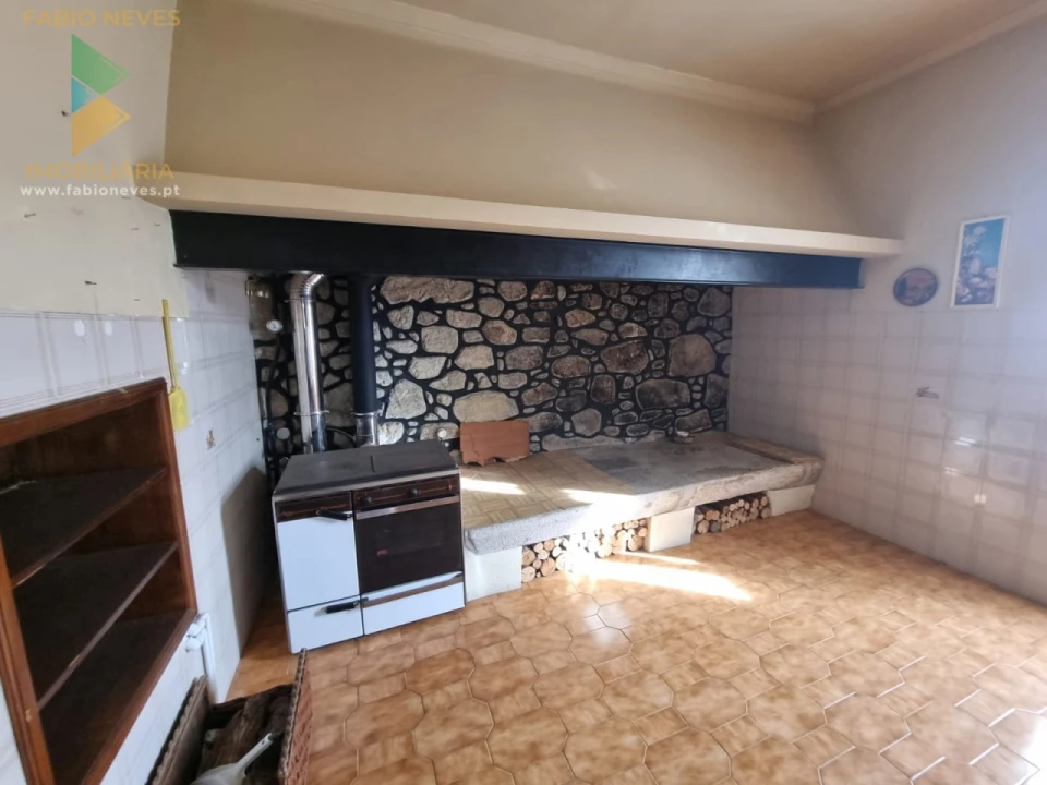Moradia T6 para Venda em Cerdal Foto 24