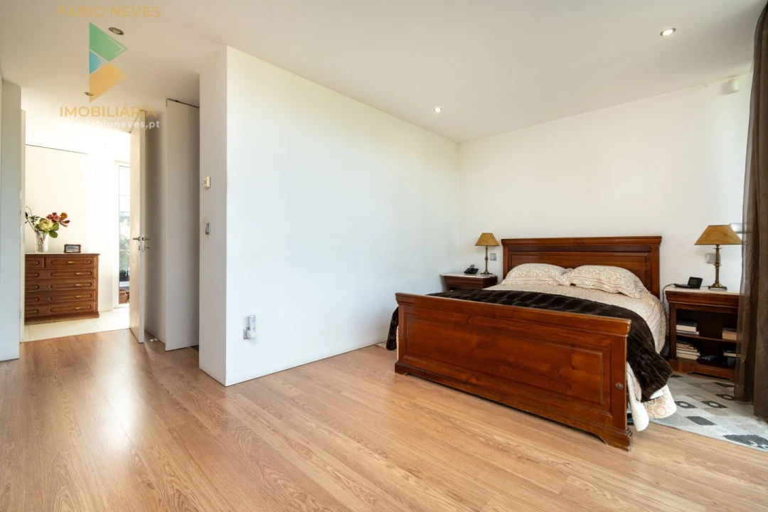 Moradia T4 para Venda em Gemieira Foto 33