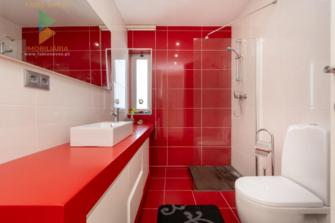 Moradia T4 para Venda em Gemieira Foto 38