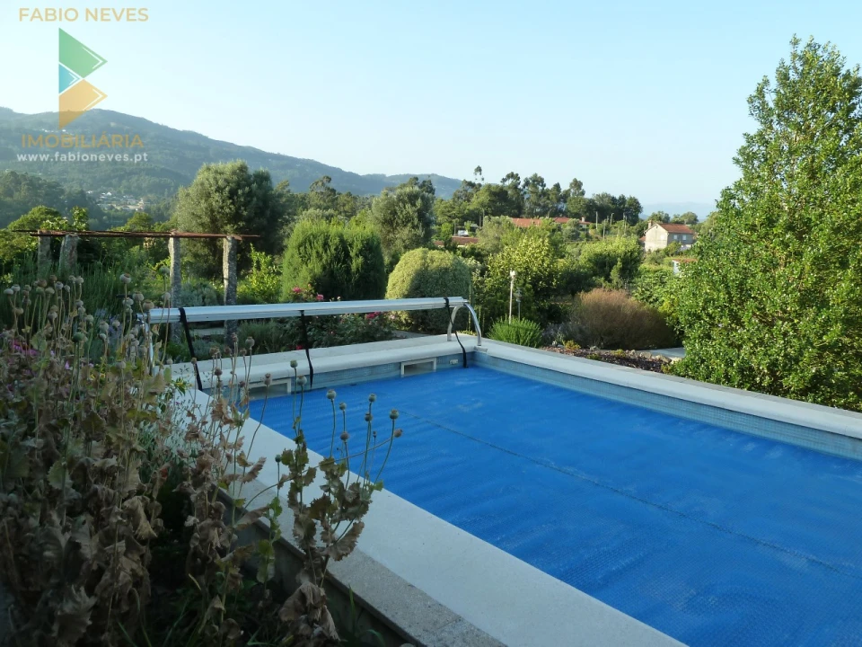 Moradia T4 para Venda em Gemieira Foto 9