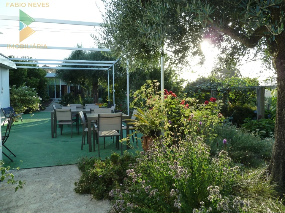 Moradia T4 para Venda em Gemieira Foto 52