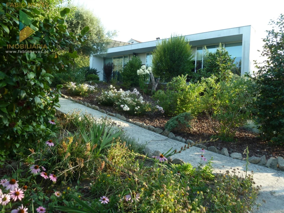 Moradia T4 para Venda em Gemieira Foto 40