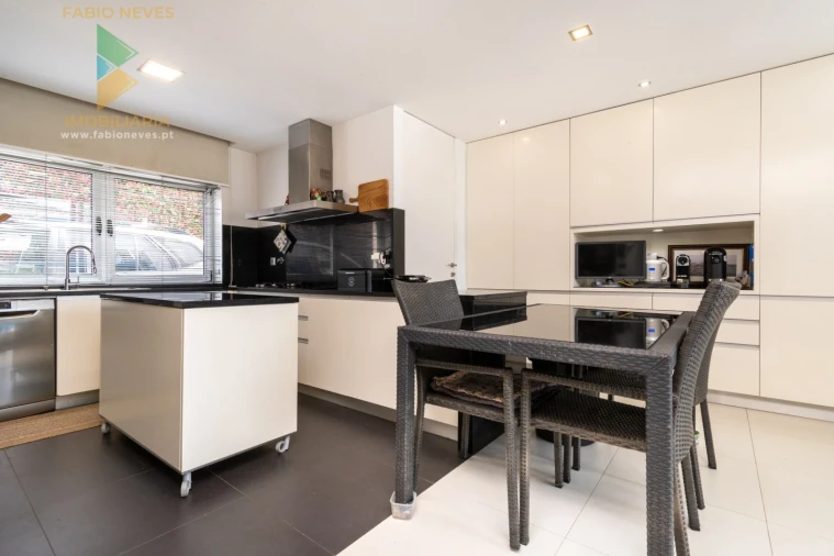 Moradia T4 para Venda em Gemieira Foto 25