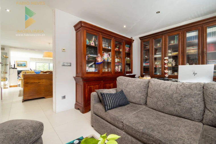 Moradia T4 para Venda em Gemieira Foto 23