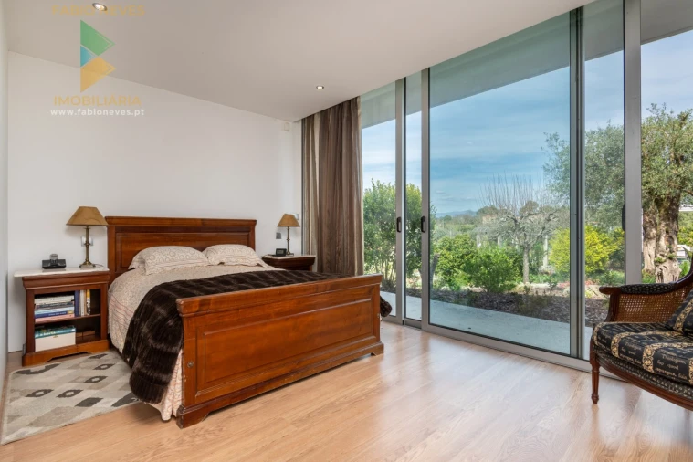 Moradia T4 para Venda em Gemieira Foto 32