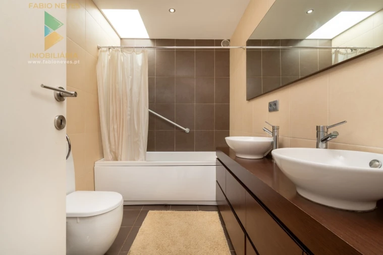 Moradia T4 para Venda em Gemieira Foto 35