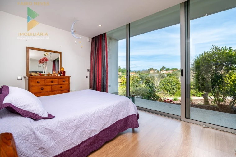 Moradia T4 para Venda em Gemieira Foto 37