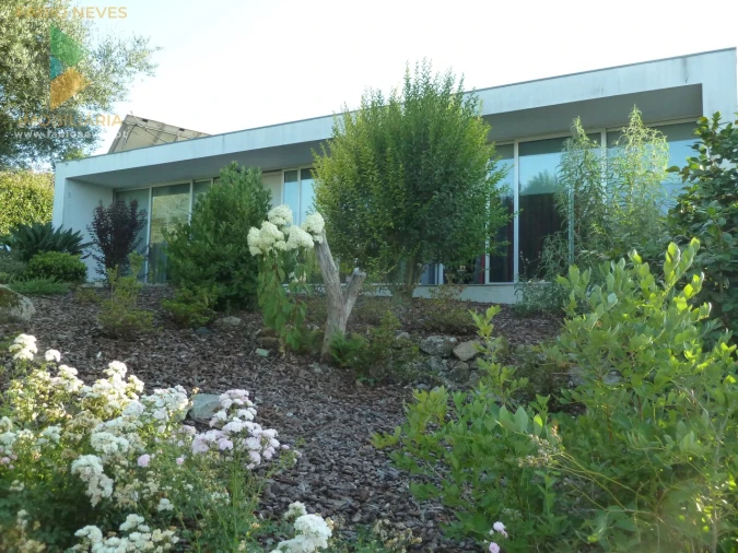 Moradia T4 para Venda em Gemieira Foto 10