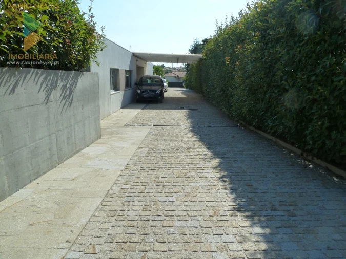 Moradia T4 para Venda em Gemieira Foto 11