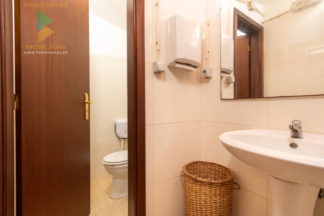 Quinta T6 para Venda em Correlhã Foto 96