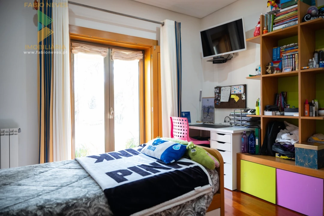 Moradia T4 para Venda em Calheiros Foto 14