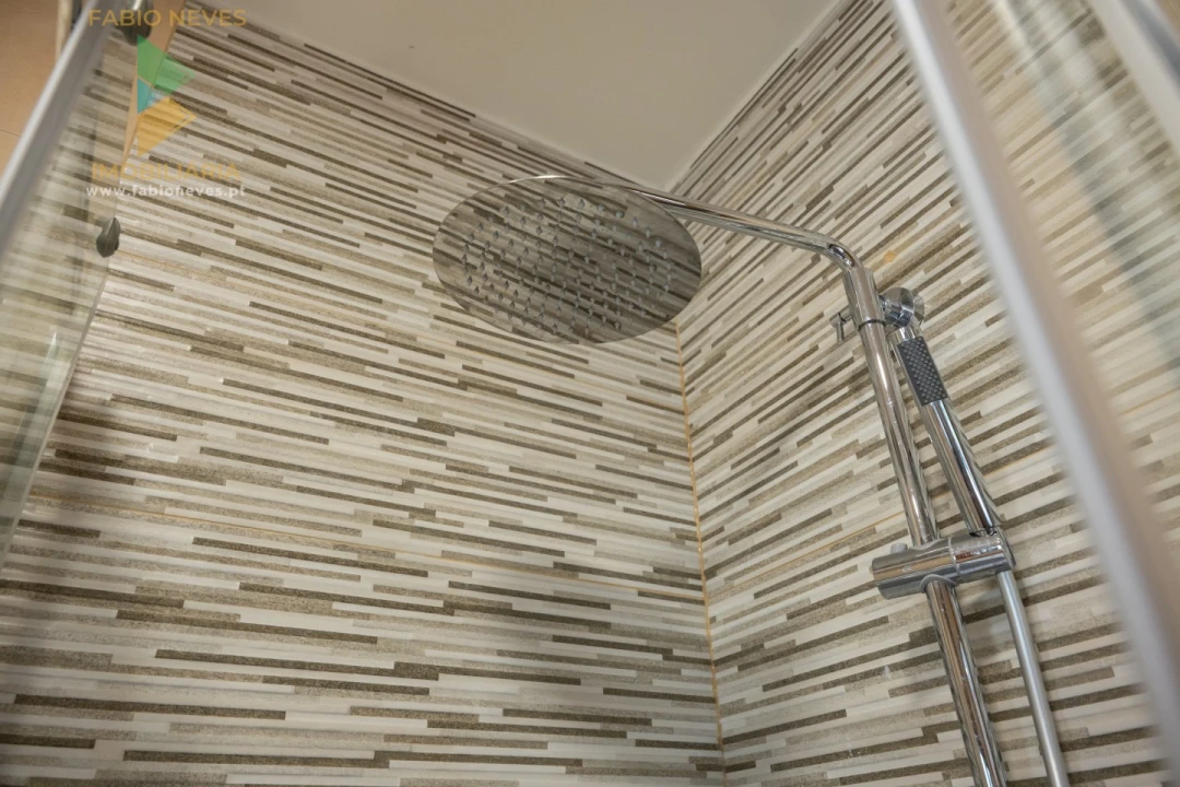 Moradia T4 para Venda em Calheiros Foto 25