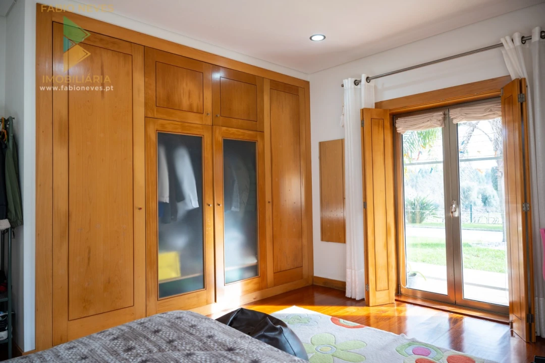 Moradia T4 para Venda em Calheiros Foto 28