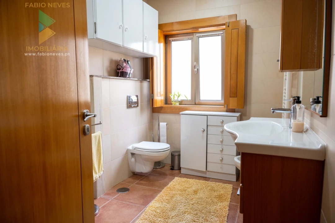 Moradia T4 para Venda em Calheiros Foto 31