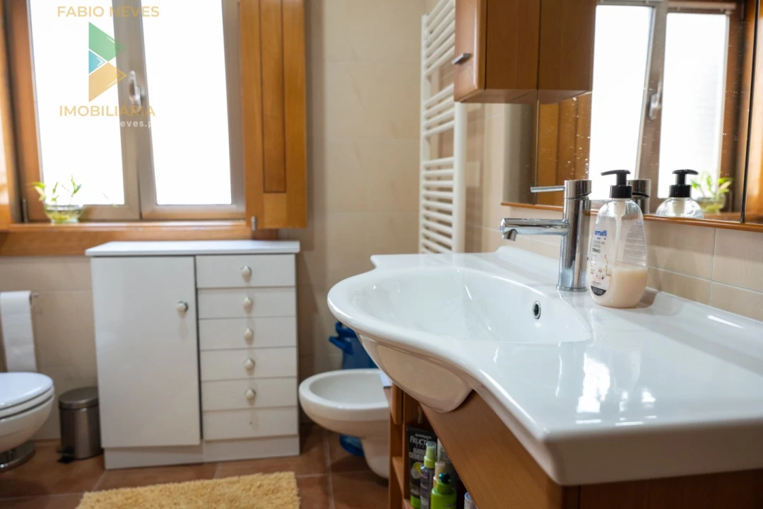 Moradia T4 para Venda em Calheiros Foto 32