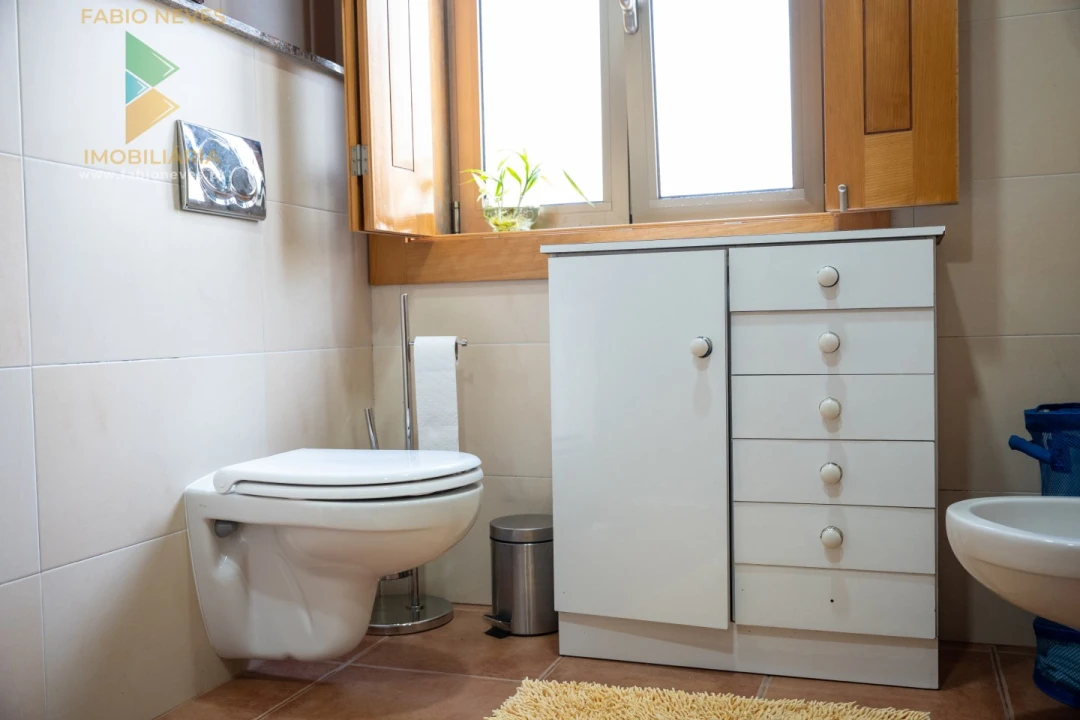 Moradia T4 para Venda em Calheiros Foto 35