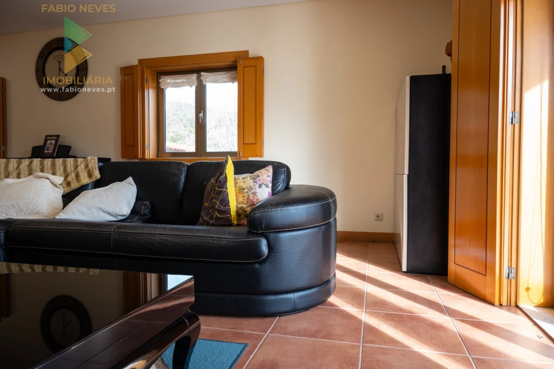 Moradia T4 para Venda em Calheiros Foto 54