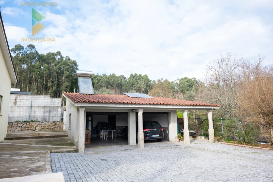 Moradia T4 para Venda em Calheiros Foto 56