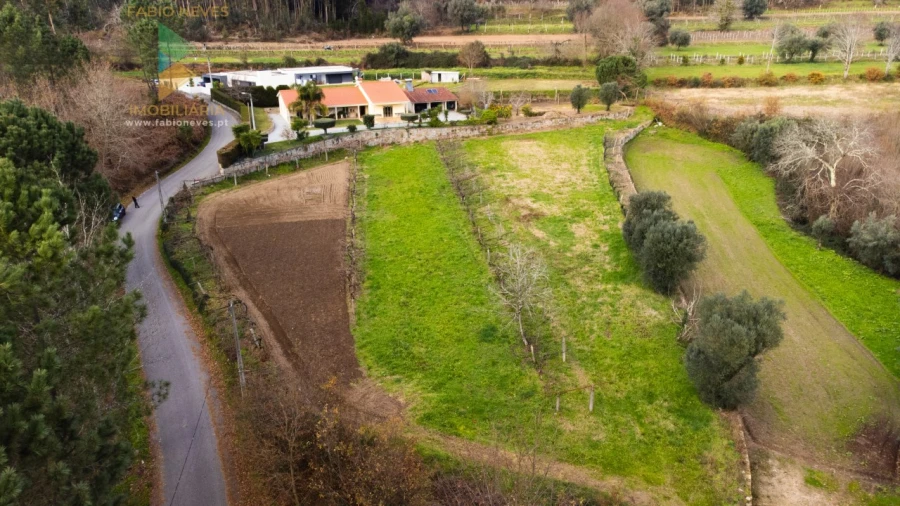 Moradia T4 para Venda em Calheiros Foto 8