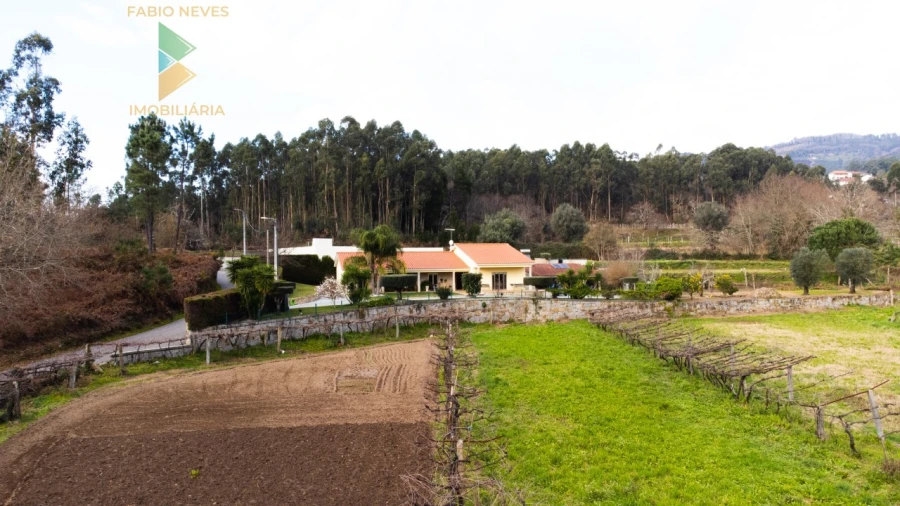 Moradia T4 para Venda em Calheiros Foto 9