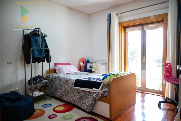 Moradia T4 para Venda em Calheiros Foto 13