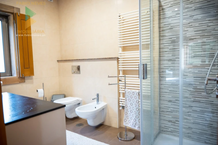 Moradia T4 para Venda em Calheiros Foto 21