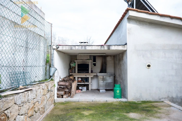 Moradia T4 para Venda em Calheiros Foto 60