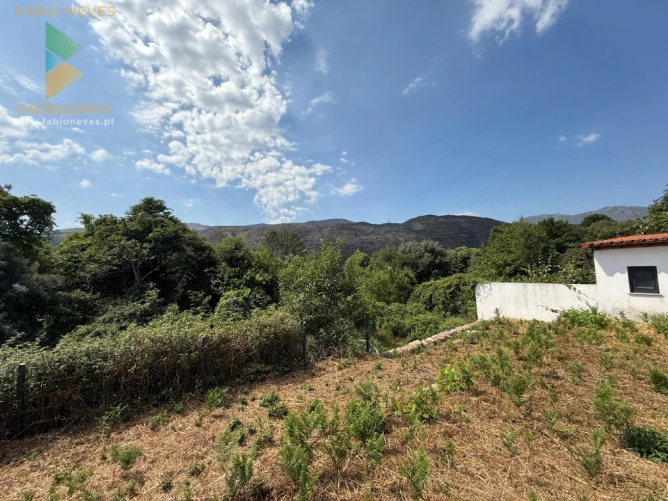 Moradia T4 para Venda em Britelo Foto 10