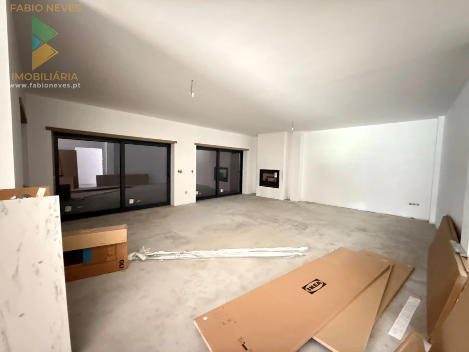 Moradia T4 para Venda em Britelo Foto 11