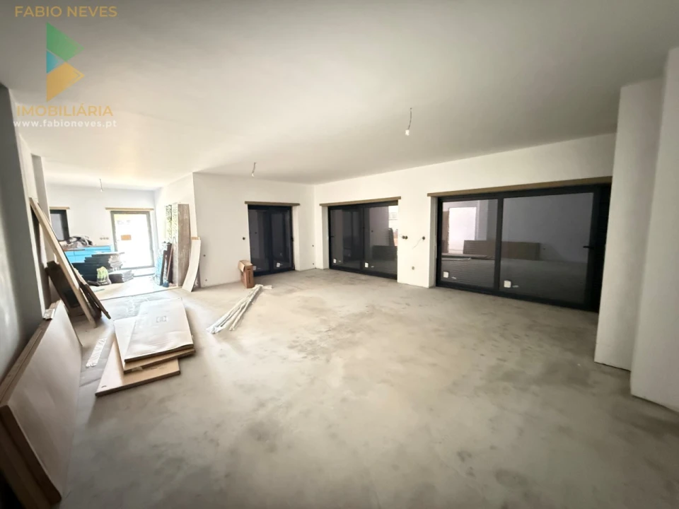 Moradia T4 para Venda em Britelo Foto 13