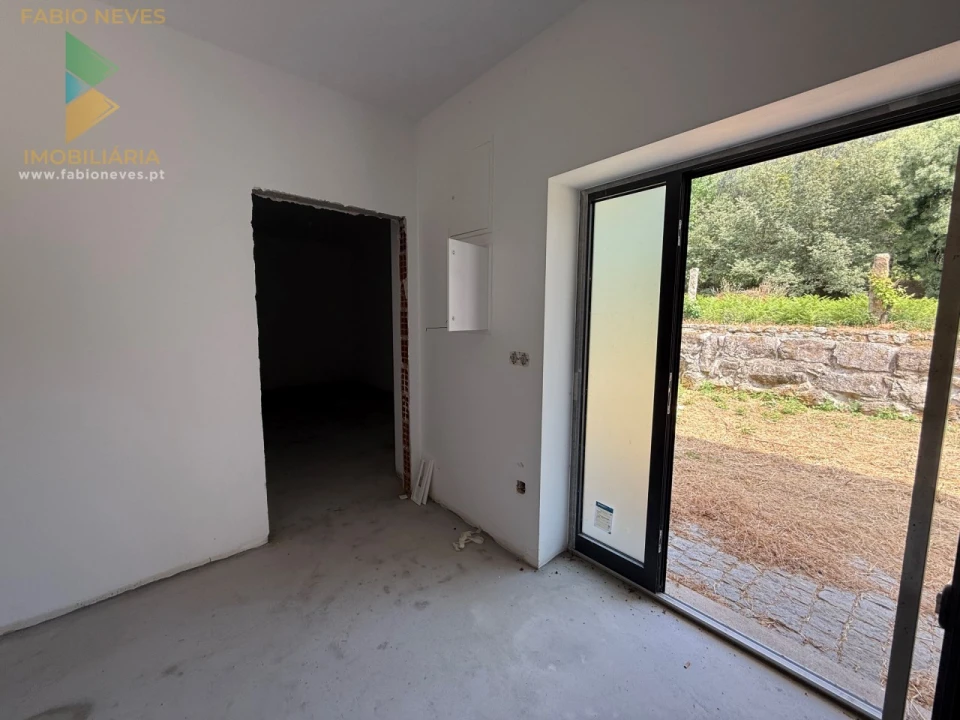 Moradia T4 para Venda em Britelo Foto 16